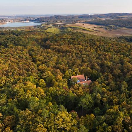 Zseri Vadaszhaz Fehérvárcsurgó Exterior foto