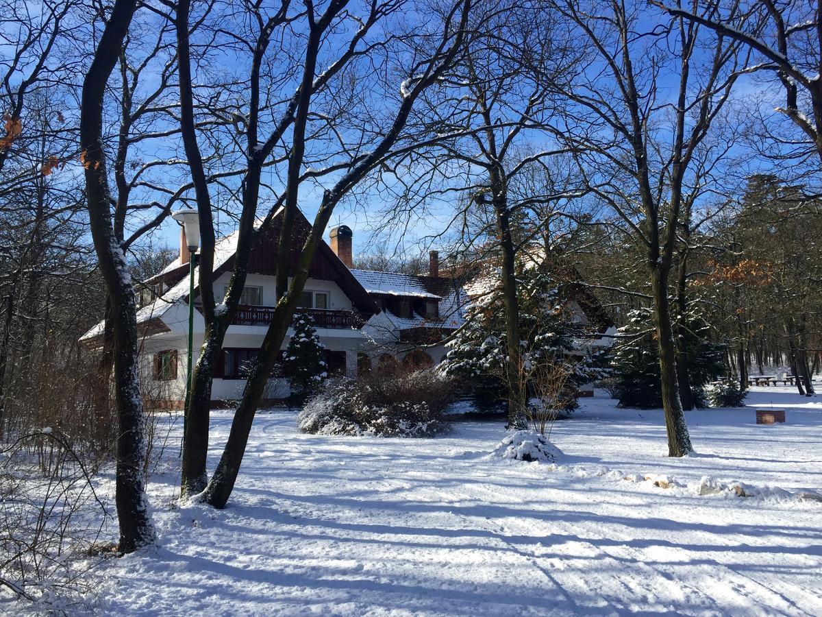 Zseri Vadaszhaz Fehérvárcsurgó Exterior foto